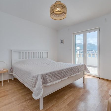Beachfront Apartments سبليت المظهر الخارجي الصورة